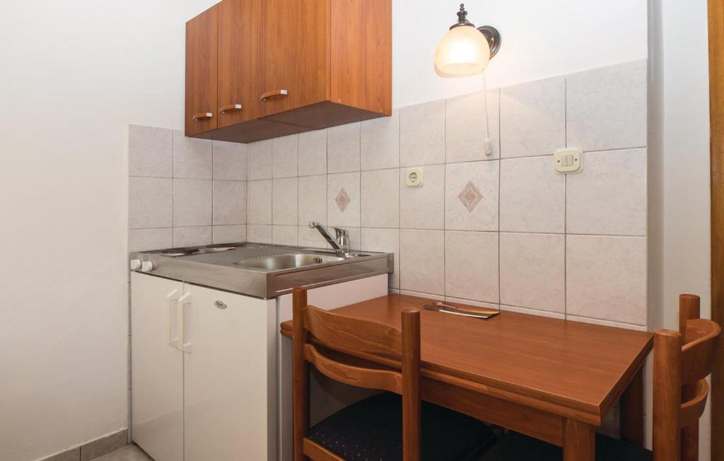 Sunrise Apartments And Studio Apartments 1 로크바 로고즈니차 외부 사진