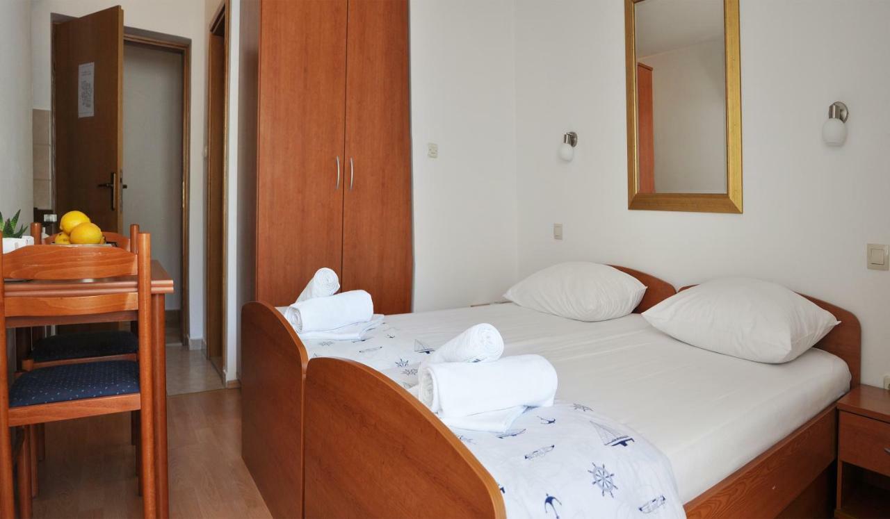 Sunrise Apartments And Studio Apartments 1 로크바 로고즈니차 외부 사진