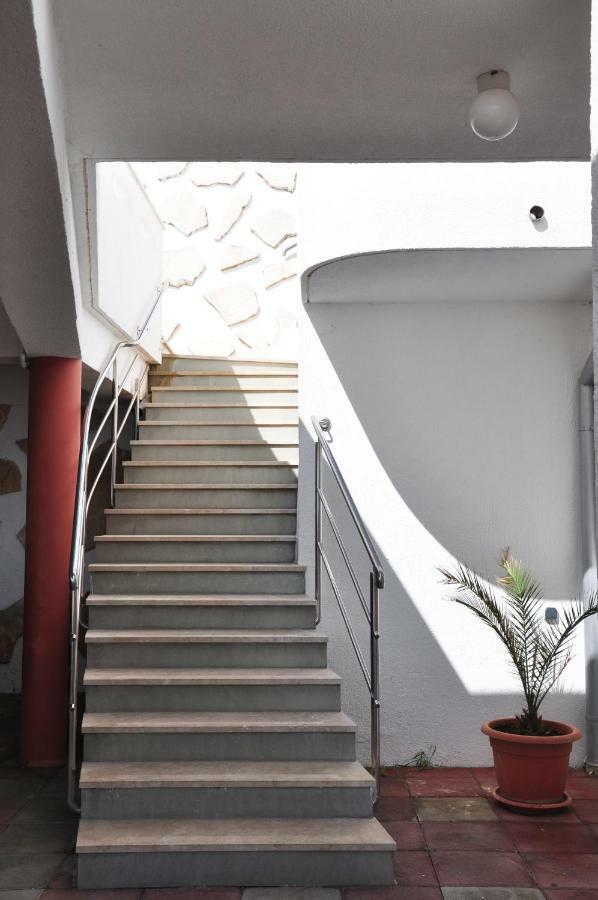 Sunrise Apartments And Studio Apartments 1 로크바 로고즈니차 외부 사진