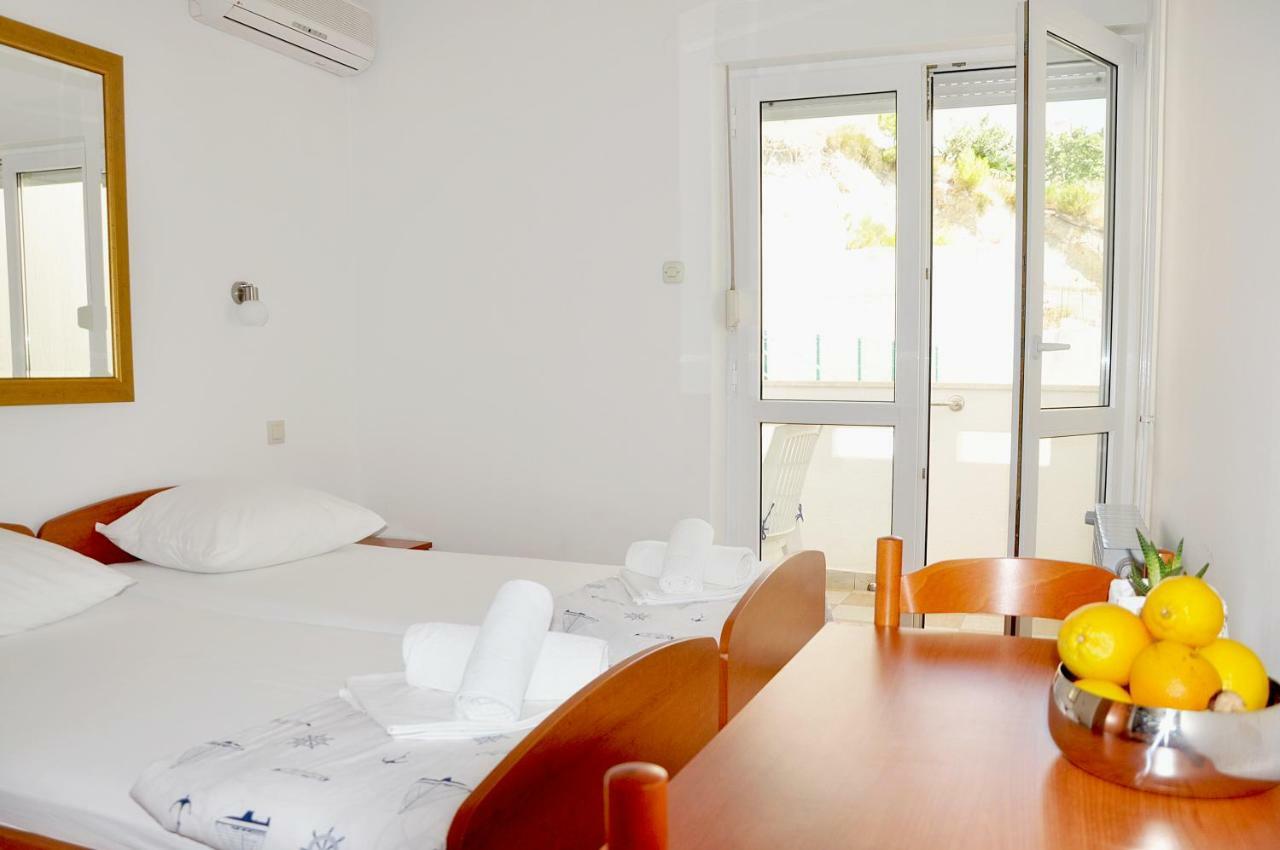 Sunrise Apartments And Studio Apartments 1 로크바 로고즈니차 외부 사진